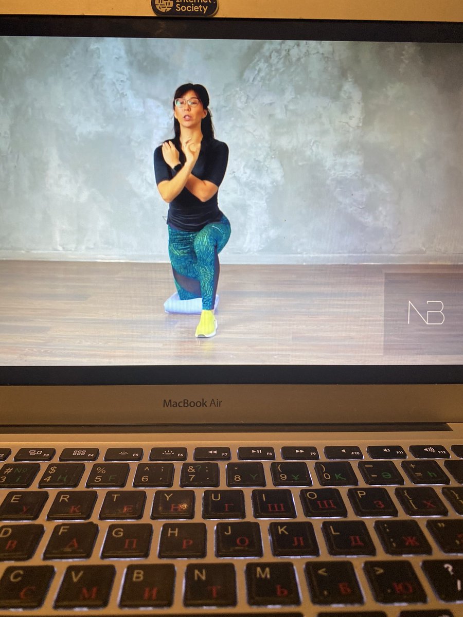 В будни нормально не получается заниматься. Воскресенье как раз создано для моего позвоночника <a href="/nbfit_online/">NB FIT</a>