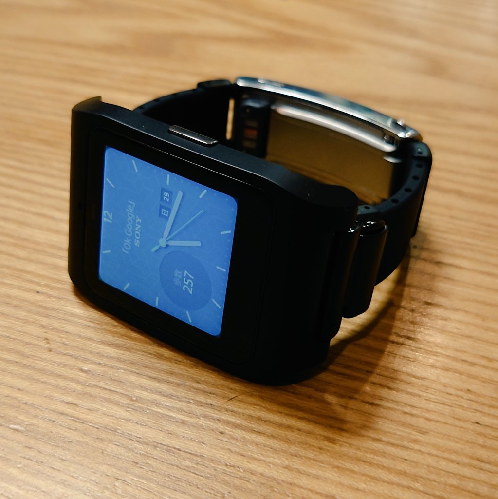 takezo_jp's tweet image. wena 3 で使おうと考えていたヘッドが、取り付けに加工が必要そうなので後回しにして、いままで使ってたSmartWtch 3 (SWR50) を付けてみた。デザインの親和性は高いと思う。23mmのエンドピースしかなかったので、少し遊びがあるけど、しばらくこれで。

#wena3 #SmartWatch3 #SWR50