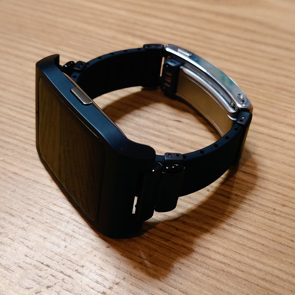 takezo_jp's tweet image. wena 3 で使おうと考えていたヘッドが、取り付けに加工が必要そうなので後回しにして、いままで使ってたSmartWtch 3 (SWR50) を付けてみた。デザインの親和性は高いと思う。23mmのエンドピースしかなかったので、少し遊びがあるけど、しばらくこれで。

#wena3 #SmartWatch3 #SWR50