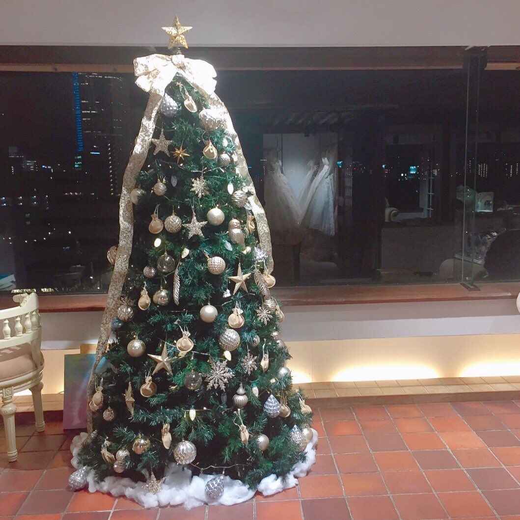 تويتر The Hany 公式 على تويتر 大きなクリスマスツリーを飾りました T Co Yqmjymdvt7