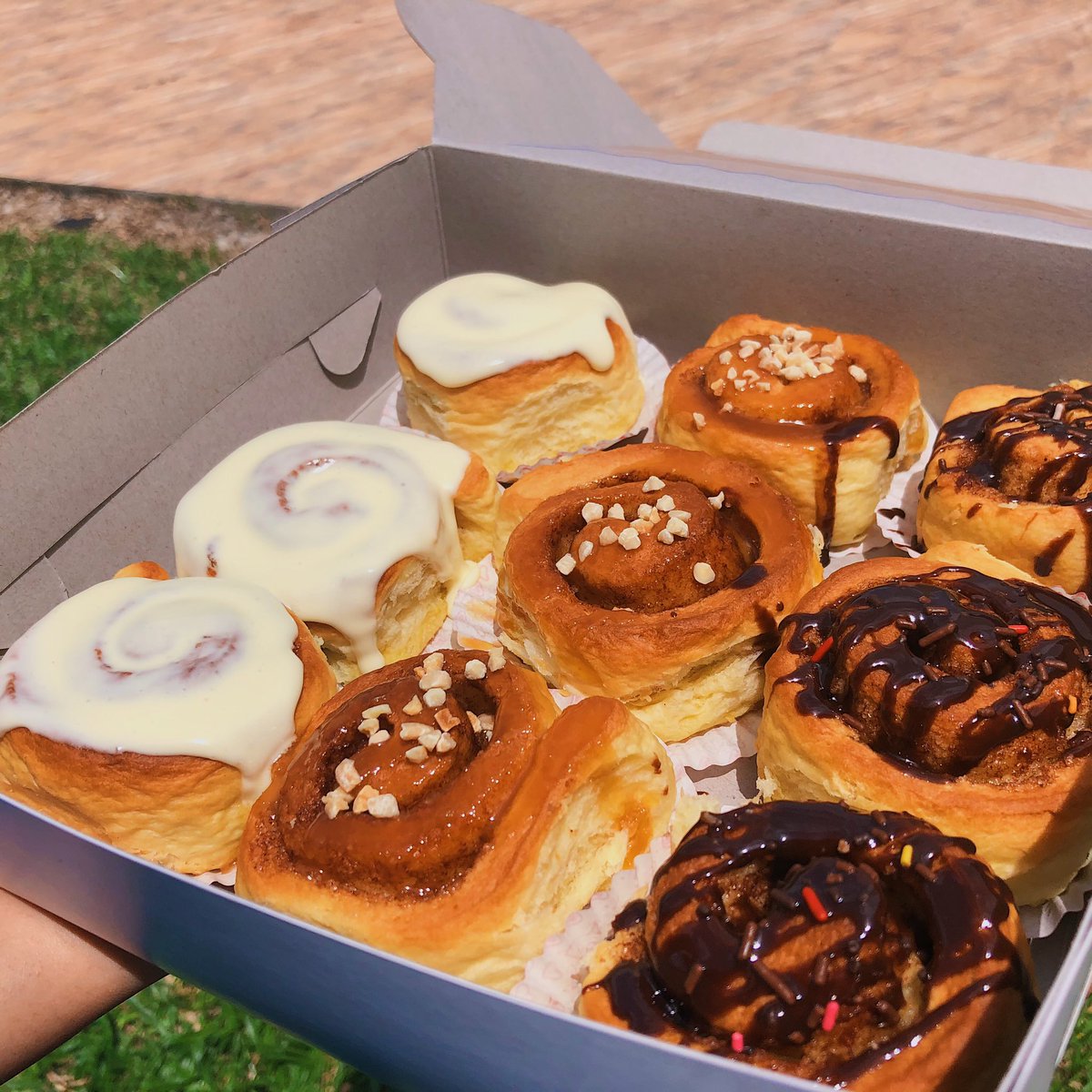 matruly_'s tweet photo. @wannymoniee Hyeee..saya ada jual cinnamon rolls☺️ ig:@fimie_bakes
-Basic Cream Cheese
- Nutty Caramel 
- Chocolate Drizzle

3pcs-RM6
9pcs-RM17

Click the link to order😍
https://t.co/wi8c0FsRAK https://t.co/oerKRXrwPm