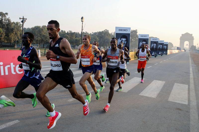 Elite runners brave Delhi race despite COVID-19 surge, pollution concerns https://t.co/NPGcq4hqIC https://t.co/IyOVpHCMJL
