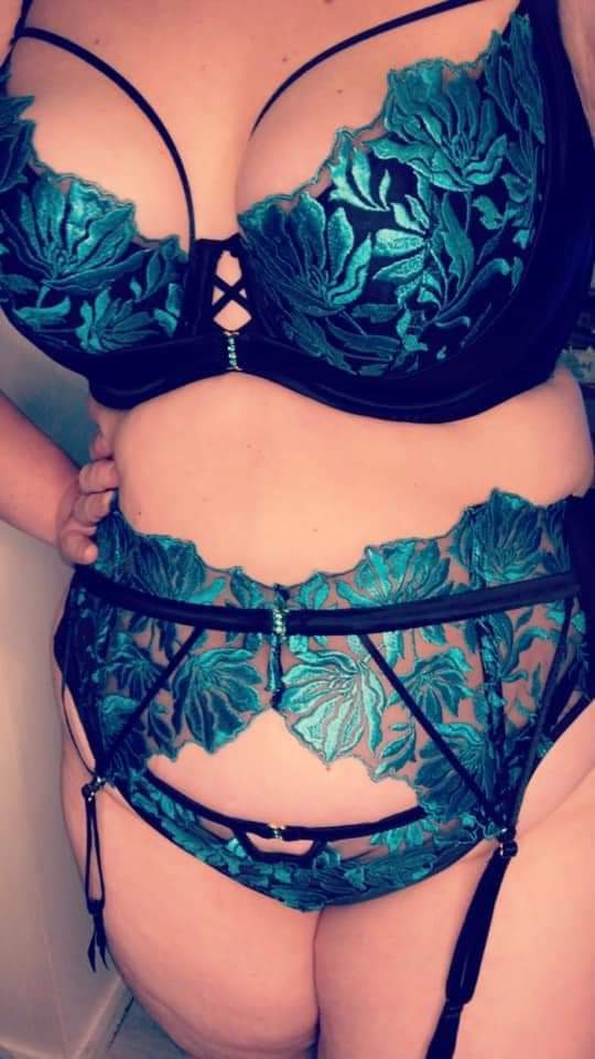 TheKnickerFairy's tweet photo. #SeductiveTouch ๐ https://t.co/LYiN7SZHGm