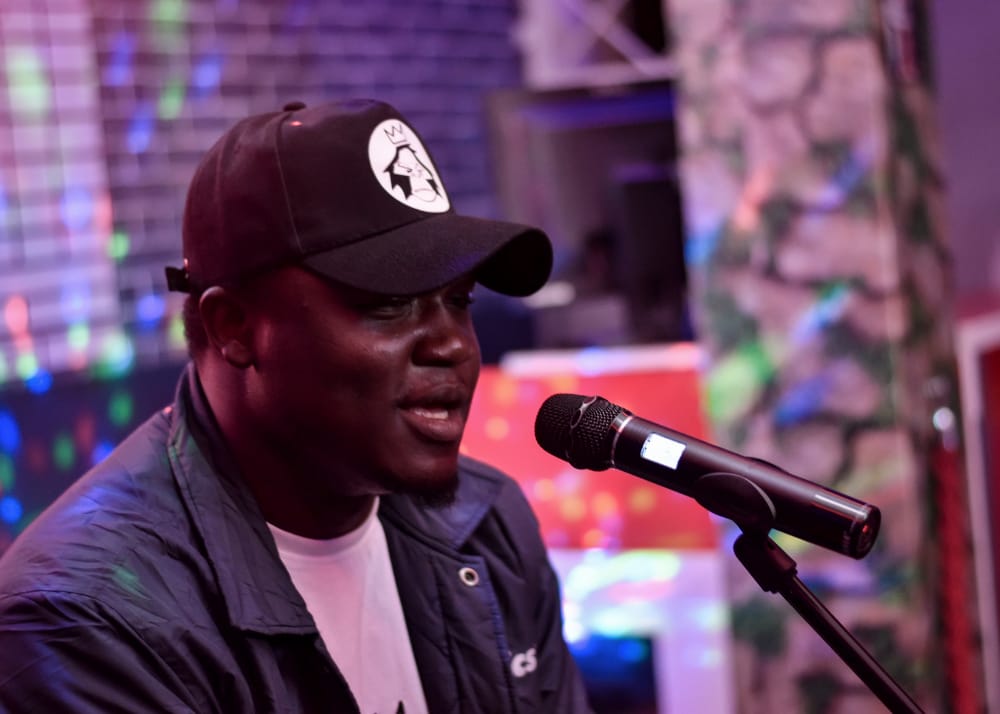 dareal_snow's tweet photo. The atmosphere at the "Breakfast" show yesterday morning was filled with pure and undiluted energy.
Big Shout Out To Everyone Who Showed Me Love β€ Love y'all right back.
#SnowflakeThaMagnificent #StraightFaceGang #FatBoyEverything https://t.co/JJKQky0FoQ