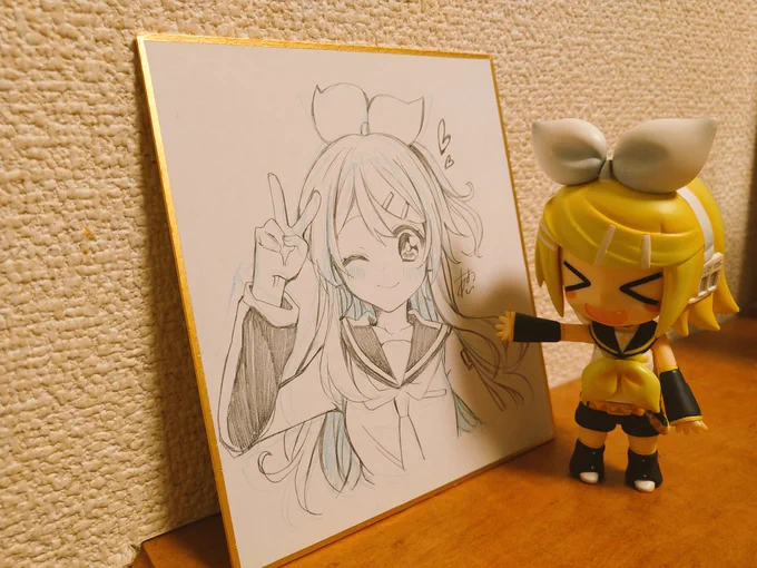 @aoi_021 こんにちは!てるらいさんのお供でお邪魔しておりましたがよく考えたらちゃんとご挨拶していなくて失礼いたしました…。そして!色紙まで頂いてしまいありがとうございました!大人リンちゃんのかわいさと繊細なタッチにほれぼれします…!大切にします! 