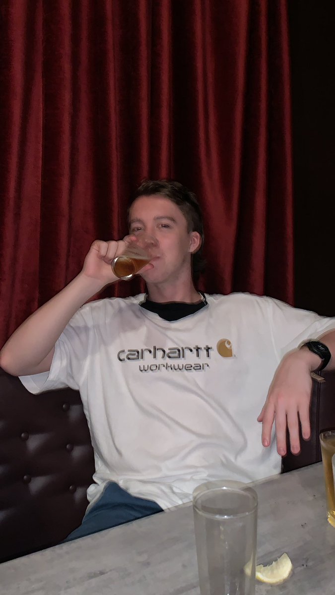 murlso's tweet photo. let me friend @rozkmm have his first beer https://t.co/sXJ2NTmAsN