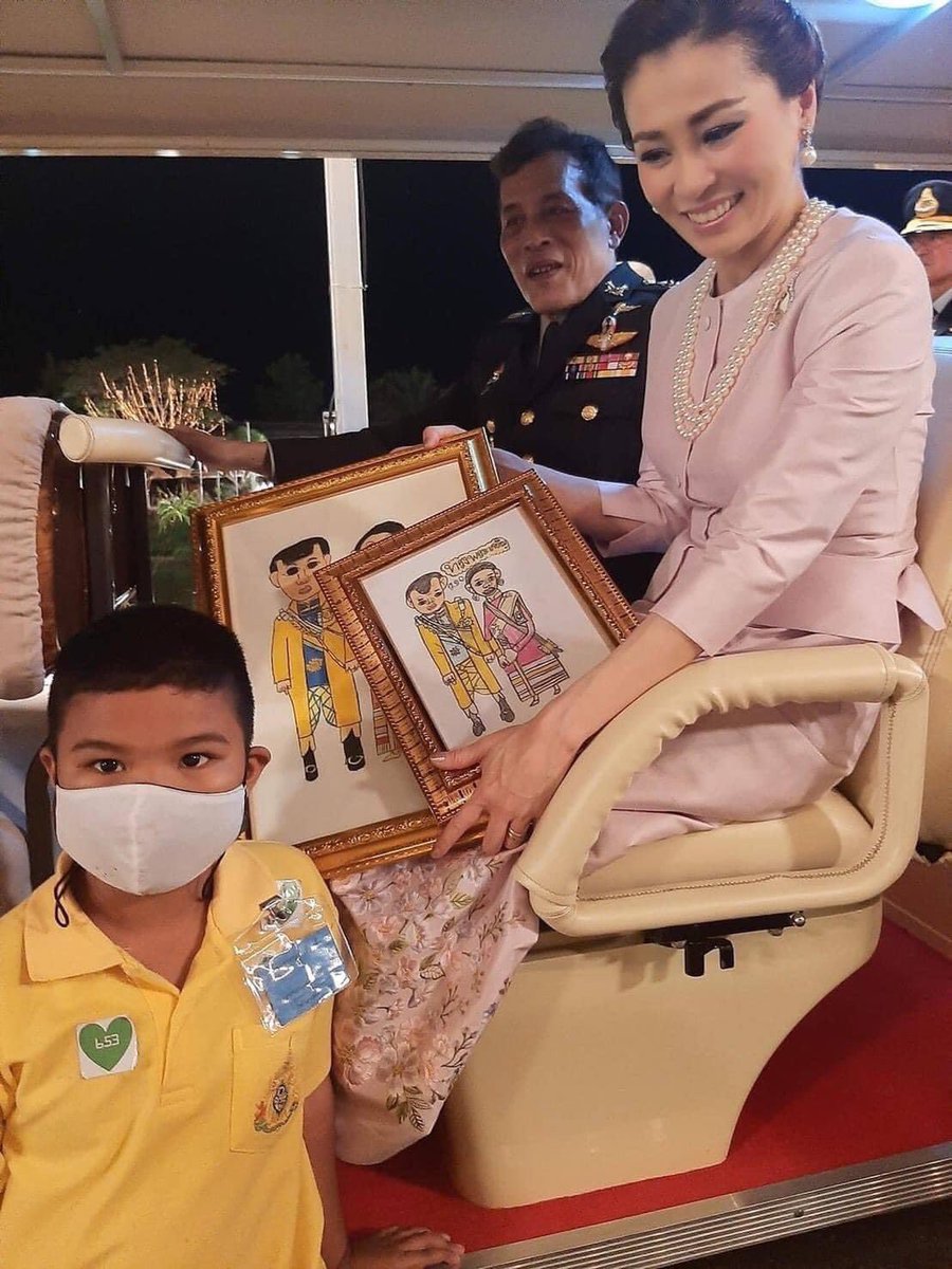 notnot1029's tweet photo. #น้ําใจของคนไทยเป็นเลิศ https://t.co/5NMzoUZ8oJ