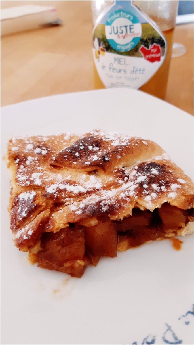 JusteEtVendeen's tweet photo. C'est #JusteBon 👩🍳👨🍳
En manque d'idées pour le goûter?
Testez notre recette de tourtes aux pommes caramélisées au miel #JusteEtVendeen... vous nous en direz des nouvelles 🤤
#recette #Produitslocaux
Retrouvez toutes les recettes de la marque Juste ici ▶️ https://t.co/lLsznSX7VY https://t.co/2BpT6M3kzW