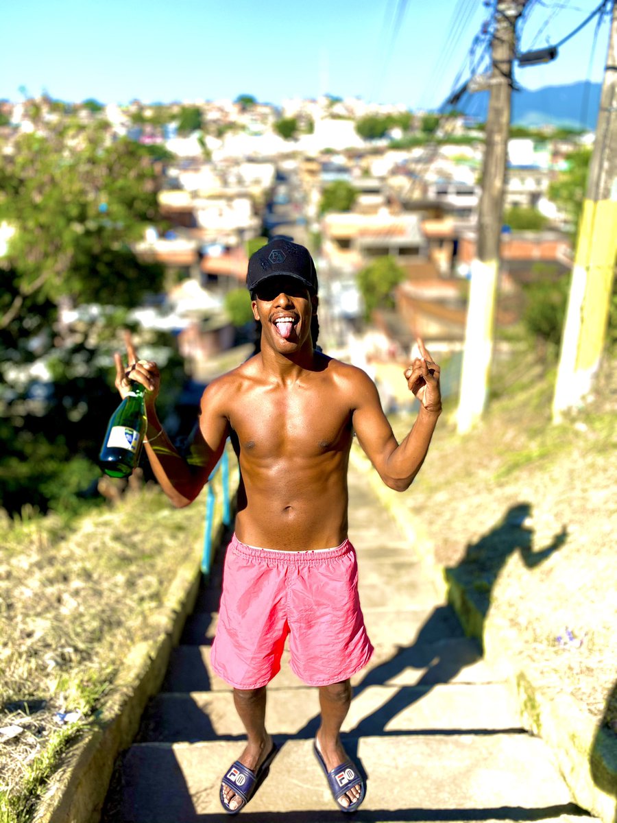 djsexyloveofc's tweet photo. PARABÉNS PRA MIM ! 
Só gratidão por mais um ano de vida que se inicia, pela saúde, pela família, pelo trabalho, pelo amor. 
Obrigado, meu Deus! ❤️🙏🏼✨ 

Quantos anos estou fazendo ?
(Sem boberinha kkk ) https://t.co/oeKc2oWBEu