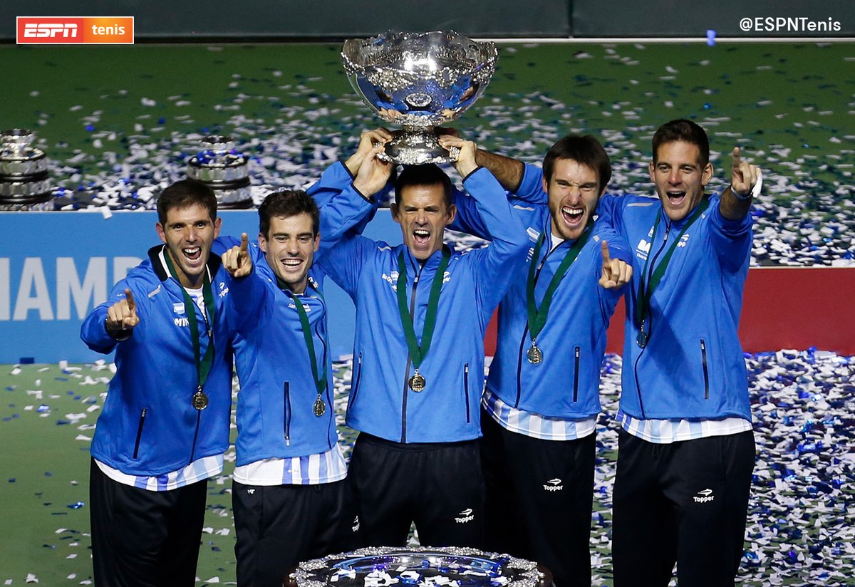ESPNtenis's tweet photo. 4️⃣ AÑOS 🏆🇦🇷

El 27 de noviembre de 2016 Argentina venció 3-2 a Croacia en Zagreb y levantó por primera vez en su historia la Ensaladera de Plata. ✨

#TBTenis https://t.co/27OHC6TzrB