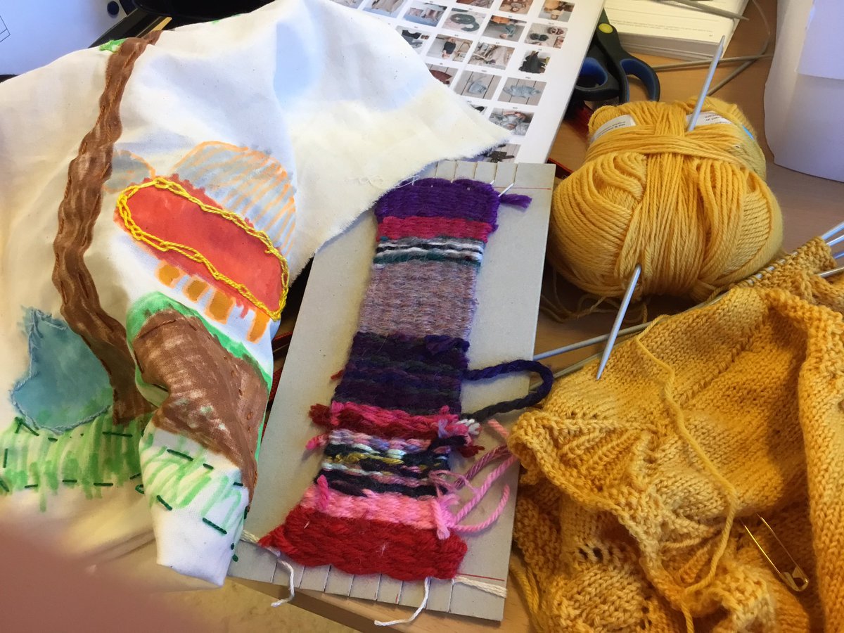 D8 #12dagaTwitter Verkefni textîlkennara eru alls konar. #bláskógaskóli Reykholti