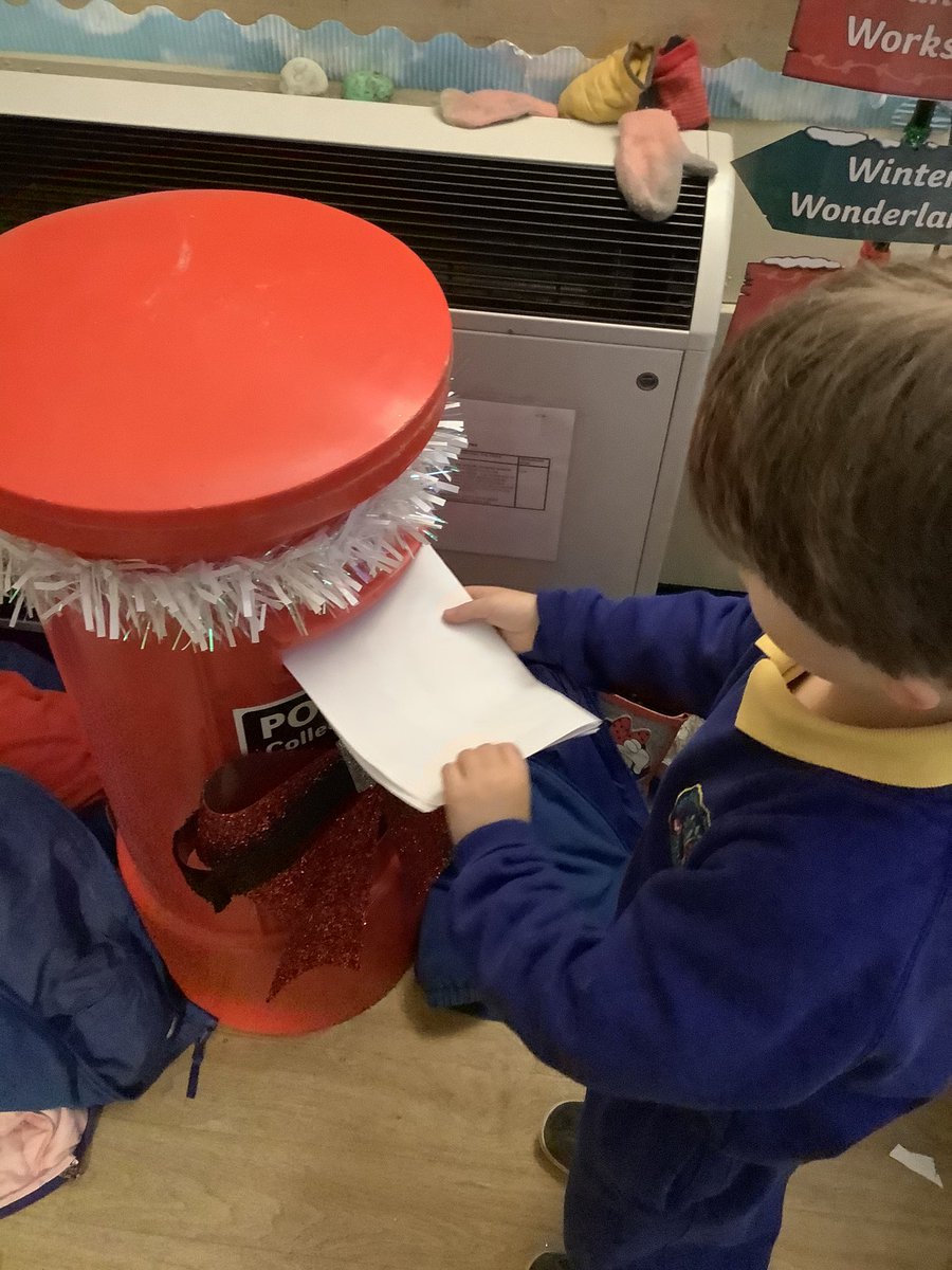 AbercrombyNS's tweet photo. Polar Post office is officially open! #eyfs #writingarea #postoffice https://t.co/64UDAeD0Aa