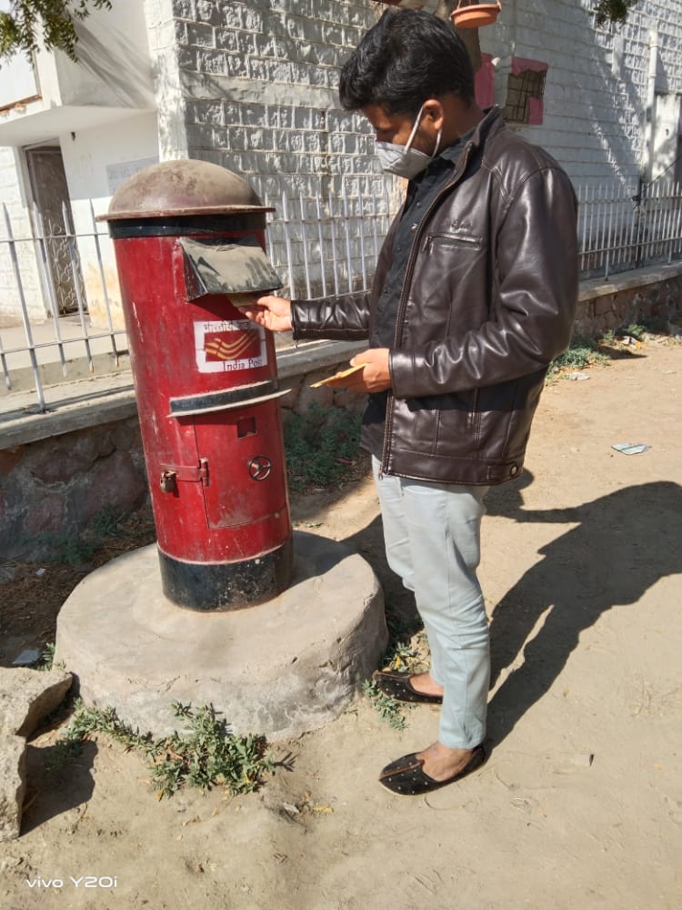 NDV029's tweet photo. #selfiwithpostcard एम्स मे लागू 80:20ratio के विरोध मे अभियान । https://t.co/BLZNh7GMv7