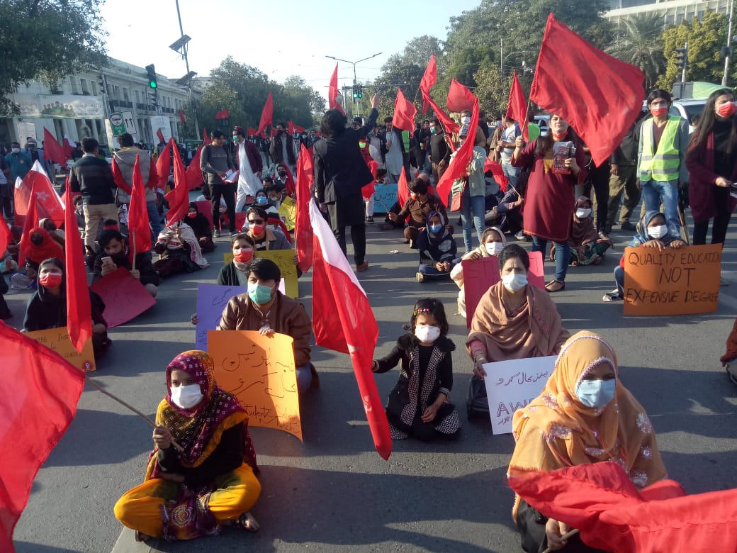 Shiraz Hassan (@ShirazHassan) on Twitter photo 27/11/2020 11:33:44 Students Union Restoration March, Charing Cross #Lahore #studentunionrestorationmarch #RestoreStudentUnions Students Union Restoration March, Charing Cross #Lahore #studentunionrestorationmarch #RestoreStudentUnions