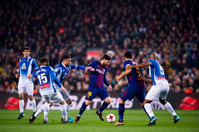 K_Nieto_'s tweet photo. Thread 🔎

Sur le modèle utilisé par @sudanalytics_ qui l'avait fait pour la région Amérique du Sud, j'ai décidé d'élire les meilleurs et plus décisifs dribbleurs U-23 européens sur la saison 2019-2020. 

Un travail complet, basé sur des données précises. 

Bonne lecture ! https://t.co/my5uj48MZN