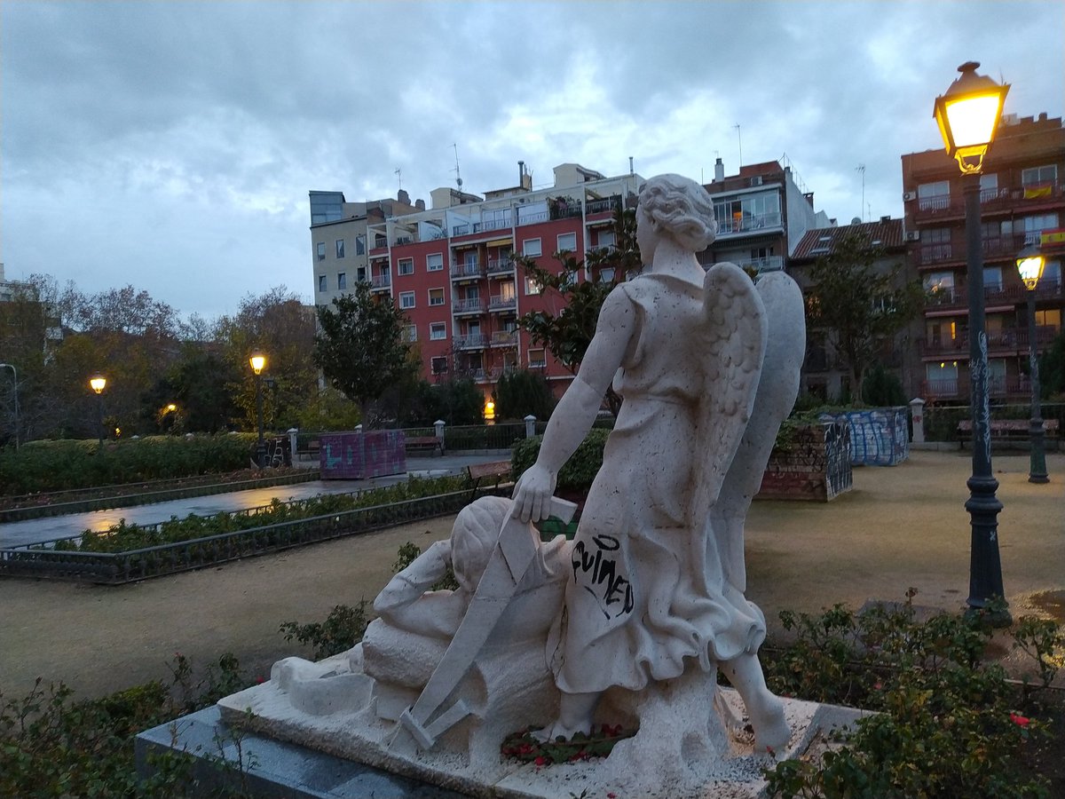 LinkSpace_'s tweet photo. Mañana en nuestro local tendrá lugar la primera sesión de trabajo de #perspectivaestetica. Nos juntaremos unos cuantos (física y virtualmente) @MarcoMariajo @MAmparojh @Fernandoepanise @AmeliaLabav @NachosBertola @sasnoa @Papapelos1.... https://t.co/7Be37x0lKv