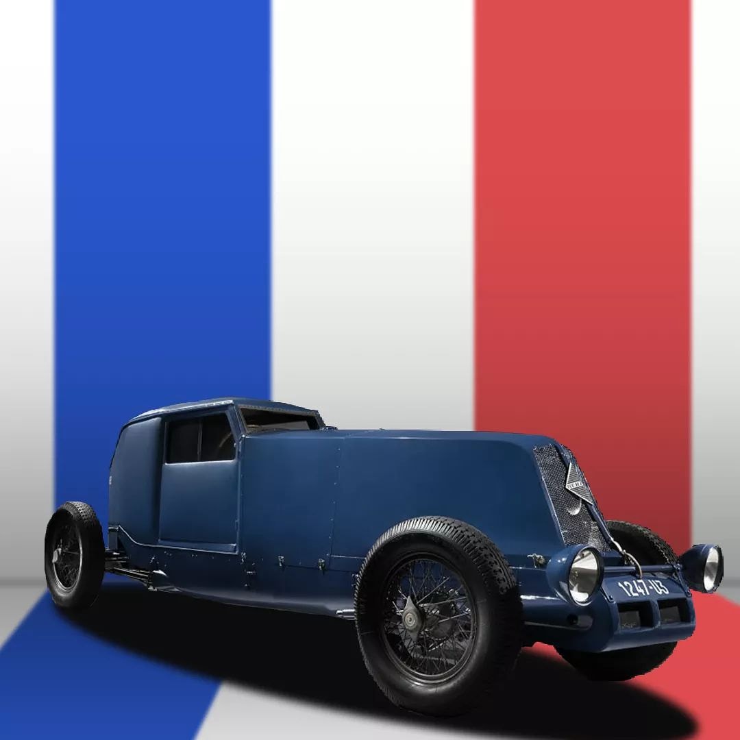 Renault_Lebanon's tweet photo. Did you know? The Renault 40 CV was the first model to display our signature diamond badge. It made Renault a flagship car brand amongst prestige motor makers. #RSspirit https://t.co/pyhDz9QrOz