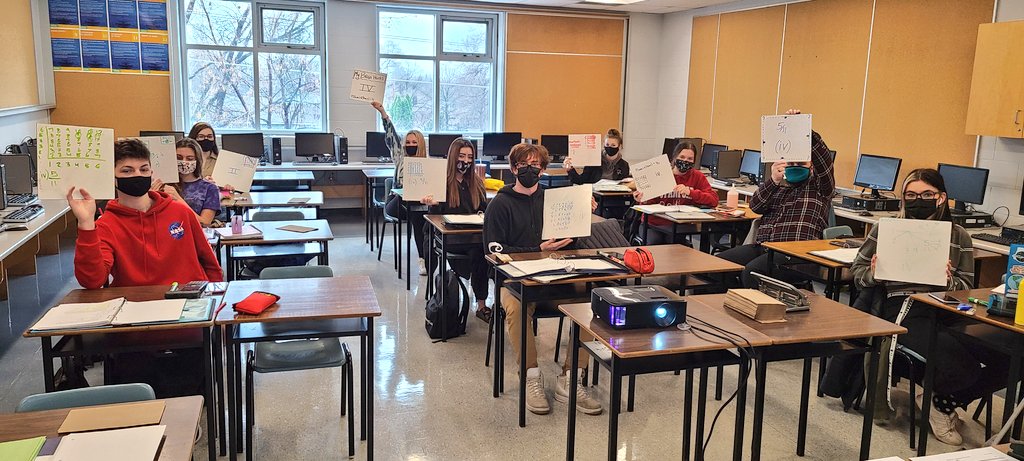 Grade 12 Data Management review period with personal whiteboards! 📖✍️ A fun way to check their learning! ✅✨ #MDM4U #probability @Principal_AHS <a href="/AssumptionHCDSB/">Assumption</a> <a href="/AssumptionMath/">Assumption Math Dept</a>