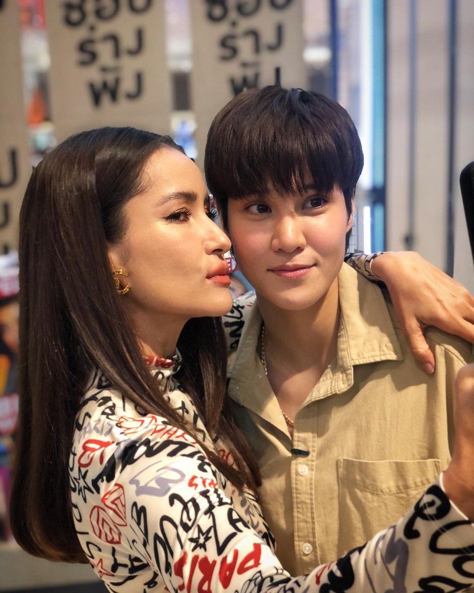 AnnethongCF's tweet photo. BLACKWEEKEND直播~ @AnneThong @jeab_lalana #annethong #annethongprasom #แอนทองประสม #jeablalana #jeab #annechinesefamily #annechinesefans #acf_love_annethong #annethongfc #dekannethong https://t.co/uLRszFkXyw