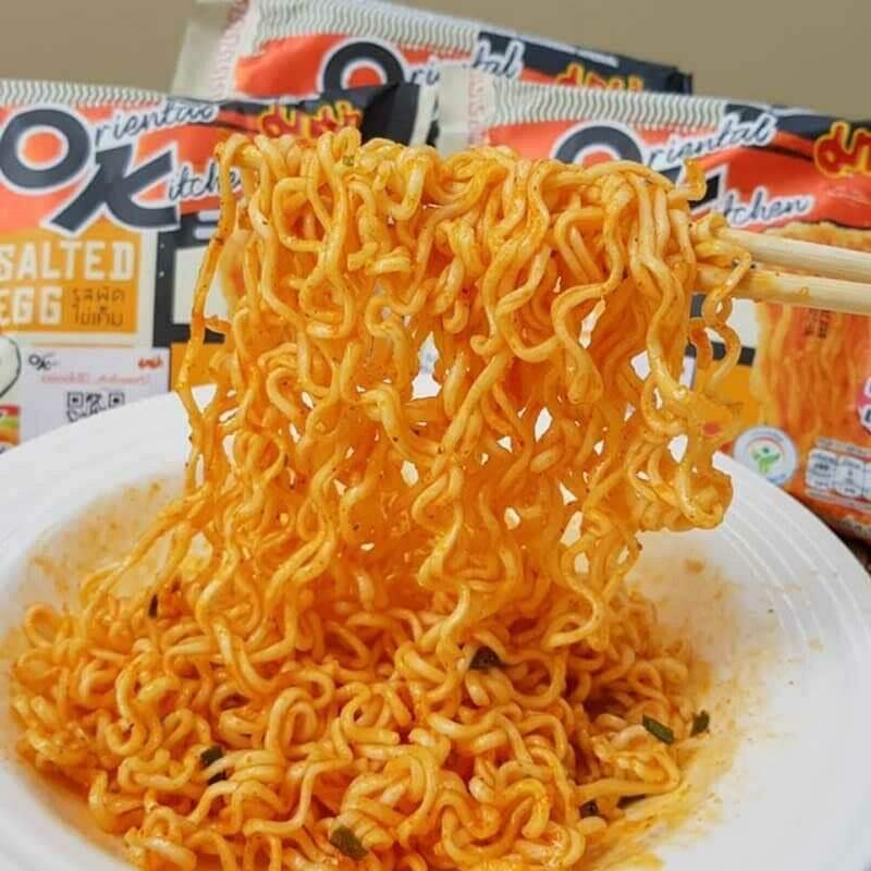 SpringAngel1485's tweet photo. 【READY STOCK】Thailand Mama Oriental Kitchen OK Salted Egg Dried Instant Noodle RM3.5/each pack, RM16/5 packs

Thailand New Best Seller !! A spicy flavor and fantastic egg yolk smashed kind of feel really blend with it! It is superrr delicious! Call out all the salted egg fans! https://t.co/8A8eFhdp90