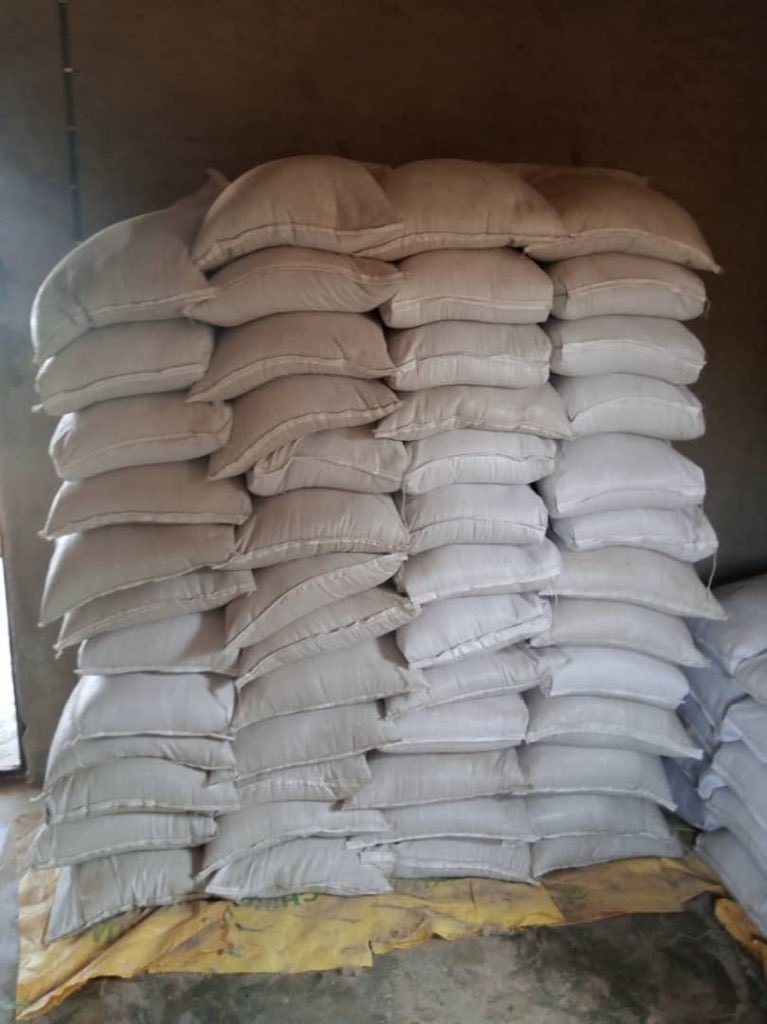 JRFarmsGroup's tweet photo. Fresh delivery of layers mash and chick mash to customer— let’s join you to improve your productivity as a livestock farmer. Milled with HQCP.
Get our quality and affordable livestock feed. Get in touch with us today!
#WaaF #JRFarms #LayersMash #ChickMash https://t.co/6tG47gexHr