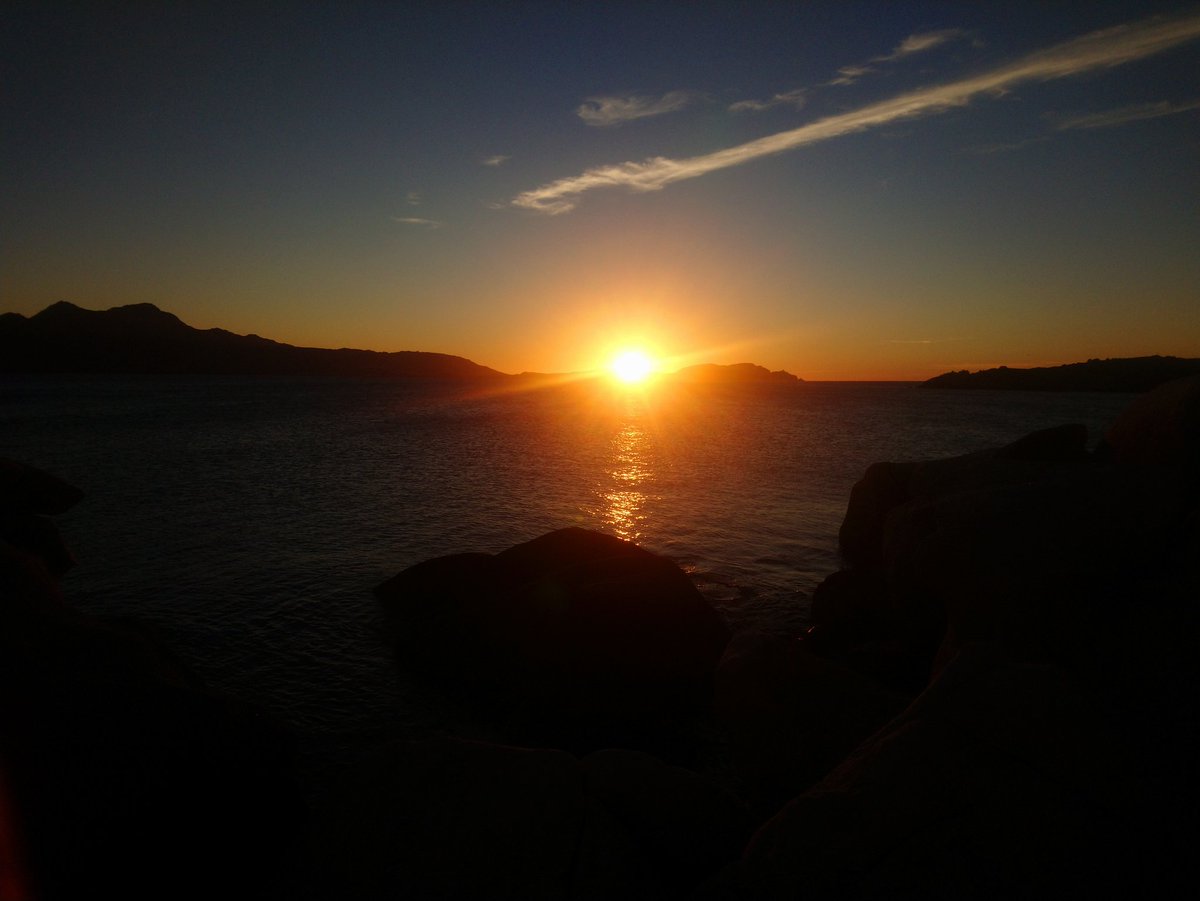 Maureen_kdh's tweet photo. Corsica sunset https://t.co/2TxlIWHAd6