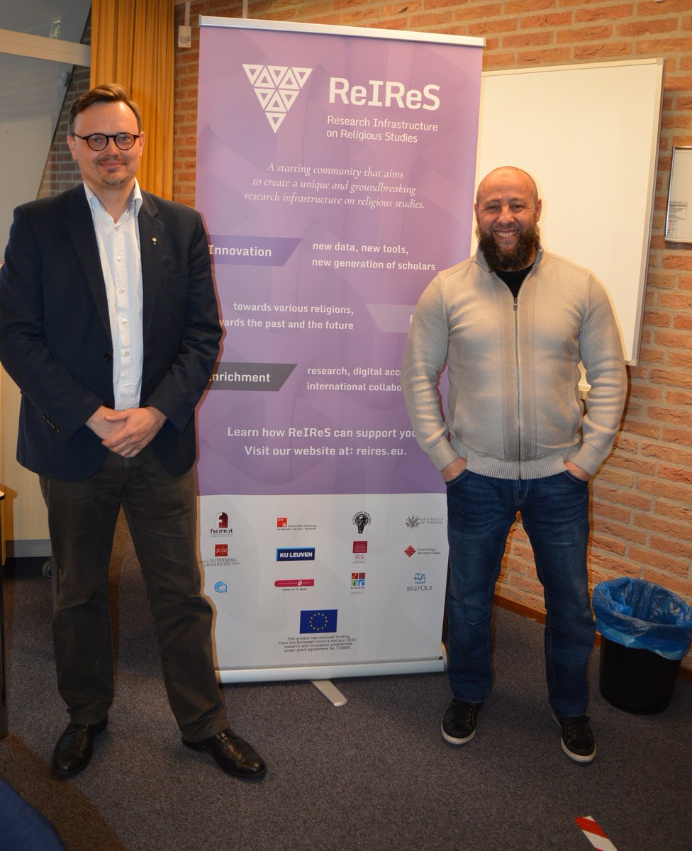 TUApeldoorn's tweet photo. De studenten die Godsdienstwetenschap volgen, ontvingen gisteren in het kader van @ReIReStudies 2 gasten in hun college: ds. P.L.D. Visser en imam M. Benchikhi. Een boeiend gesprek over waar christendom en islam dicht bij elkaar staan, en waar de theologische verschillen liggen. https://t.co/XwN1PnHPo1