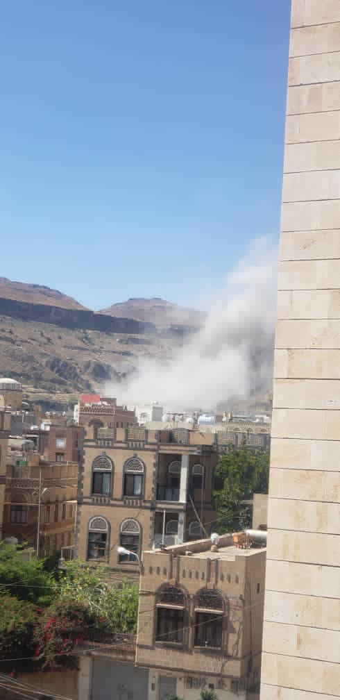 Radhya Almutawakel (@RAlmutawakel) on Twitter photo 27/11/2020 08:55:56 Now, #Sanaa is under airstrikes by the #Saudi and #UAE led coalition. #Yemen #YemenCantWait Now, #Sanaa is under airstrikes by the #Saudi and #UAE led coalition. #Yemen #YemenCantWait