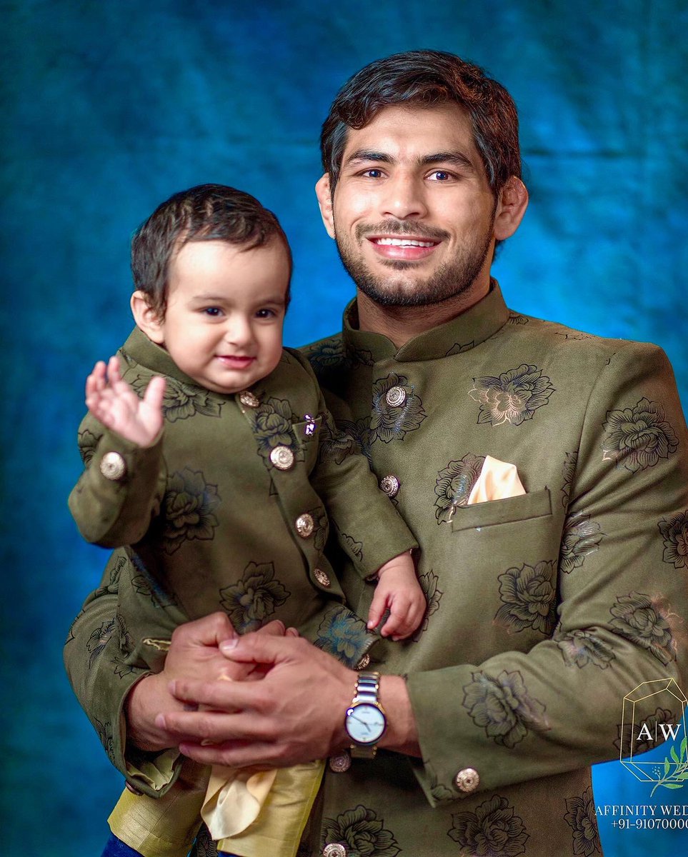 pawankumar86kg's tweet photo. Hello 👋 अर्जुन सरोह��� ❤️  #wedding #hellomasi #masilove 😘 #bajrang #sangeeta Clicked by 📷 @affinityweddings.in https://t.co/Ly3OKod9Hh