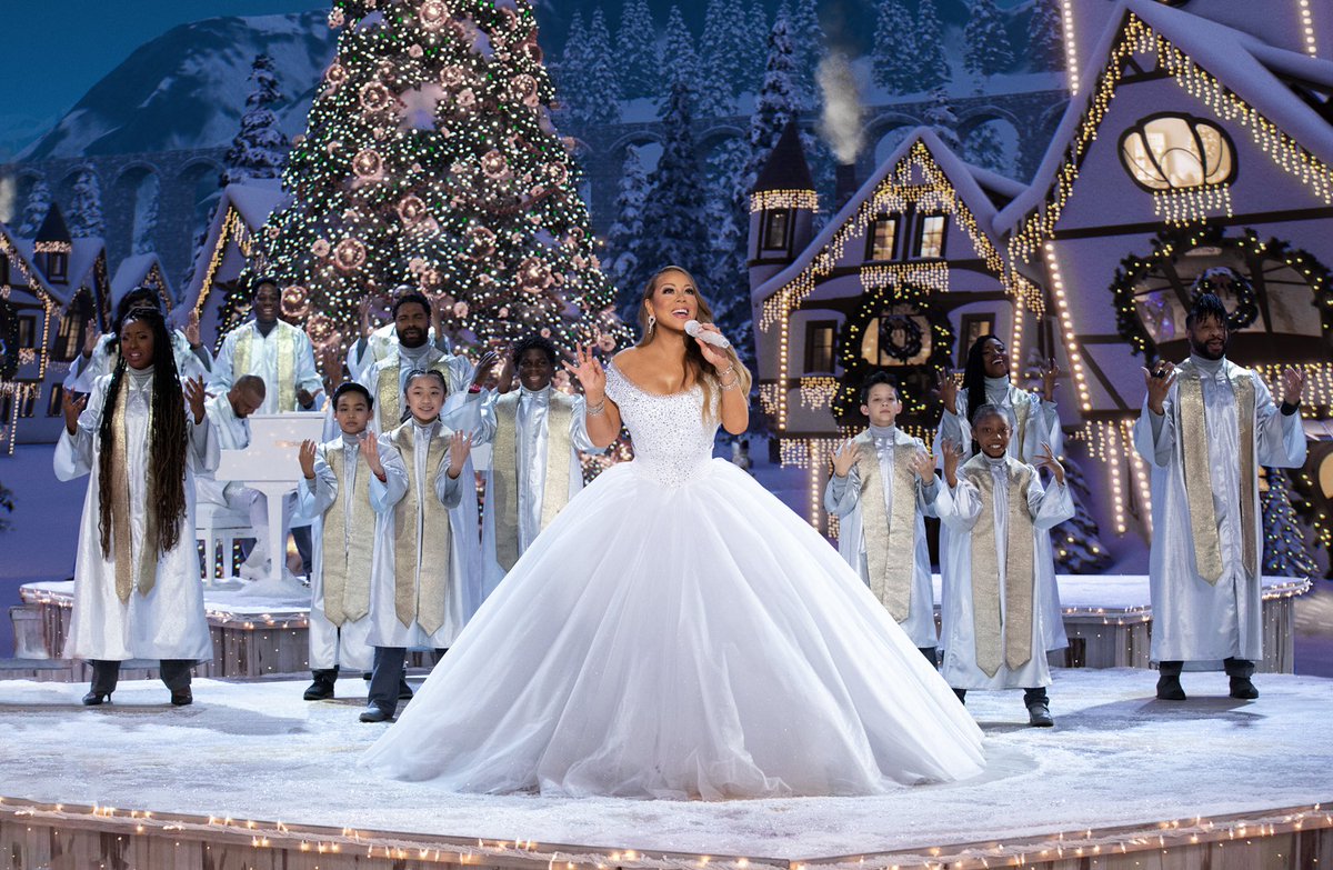 MariahCarey's tweet photo. It's beginning to look a lot like CHRISTMAS! 🎄🎄🎄🎄🎄🎄🎄
#MariahsMagicalChristmas @AppleTV https://t.co/k95DRDKSHv