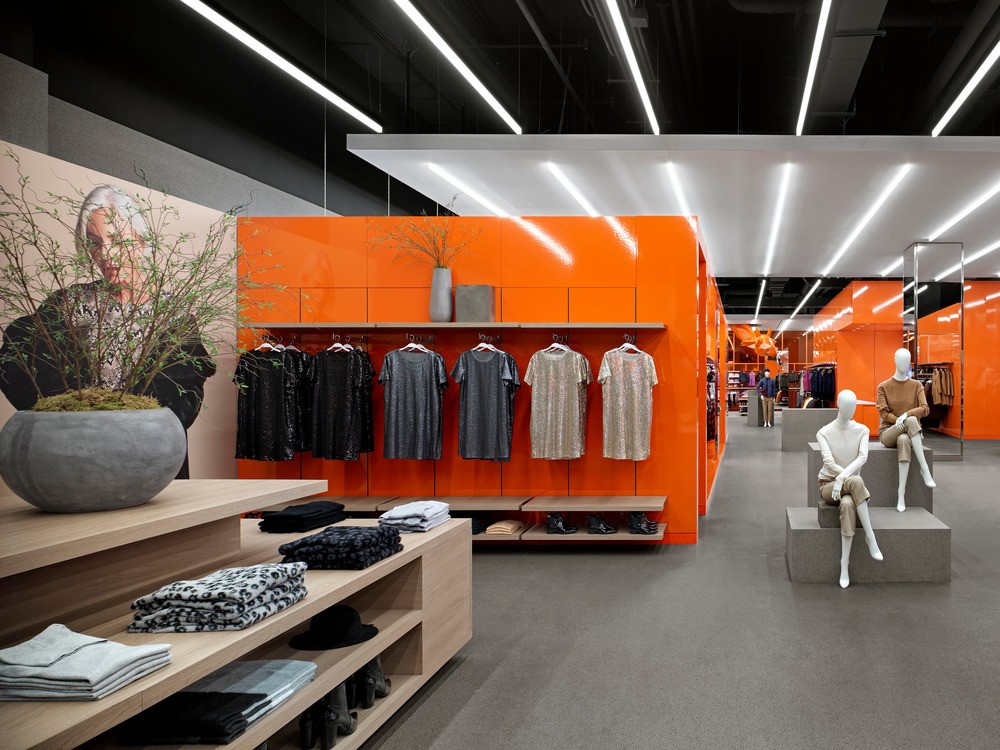 e_architect's tweet photo. Very zesty : Joe Fresh Flagship Store in Toronto - by interior designers Burdifilek
https://t.co/FjFyQafDG5
#TorontoCommercialInterior #CanadianArchitectureImages #CanadianShop #StoreInterior #InteriorDesign #Toronto #OntarioCanada BURDIFILEK https://t.co/tljexbVnVA