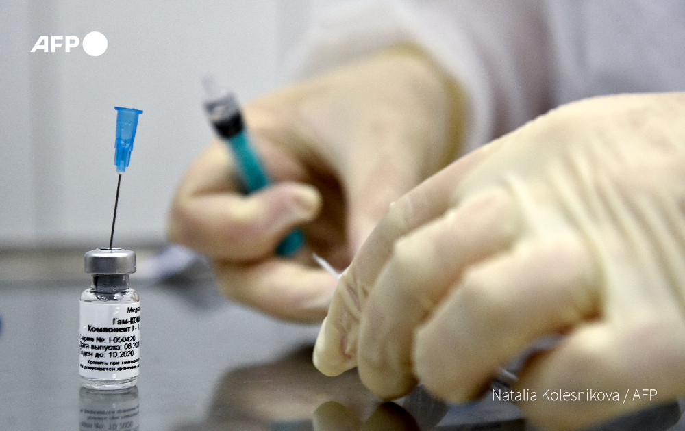 AFP's tweet photo. #UPDATE  One of the developers of Russia's Sputnik V coronavirus vaccine says India-based drugmaker Hetero will produce over 100 million doses.

Russia says Sputnik V will be priced at $10 per dose on world markets, costing less than some other registered Covid-19 vaccines https://t.co/p3dVZlTaxE