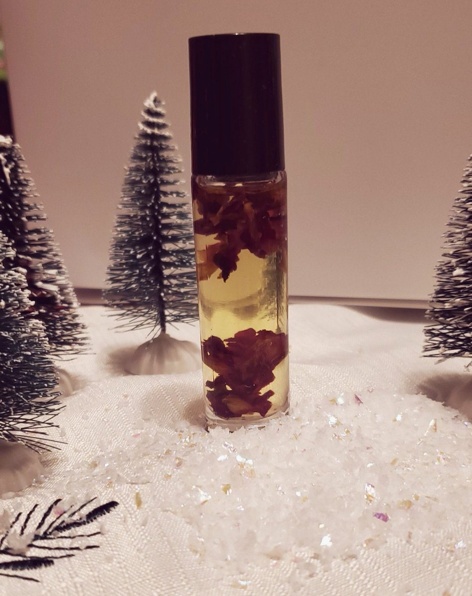 JayasOutlet's tweet photo. Excited to share the latest addition to my #etsy shop: Rose Lip Oil https://t.co/GCdNsRg2by #lipoil #roselipoil #coconutoil #grapeseedoil #vitamineoil #castoroil #oliveoil #edibleroses #jayasglitteroutlet https://t.co/YDKvtMbxiL