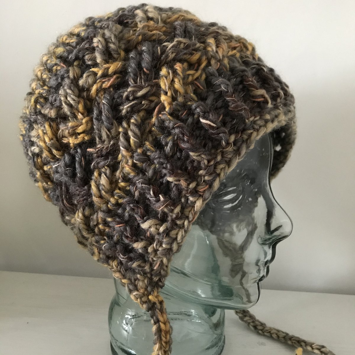 auntiebubble8's tweet photo. Hat and scarf set for this freezing weather in my #etsy shop buy together or separately, cowl https://t.co/pYRNQ0cwaZ #chunkyscarf #neckwarmer #giftforher https://t.co/kFY6UAz9AS