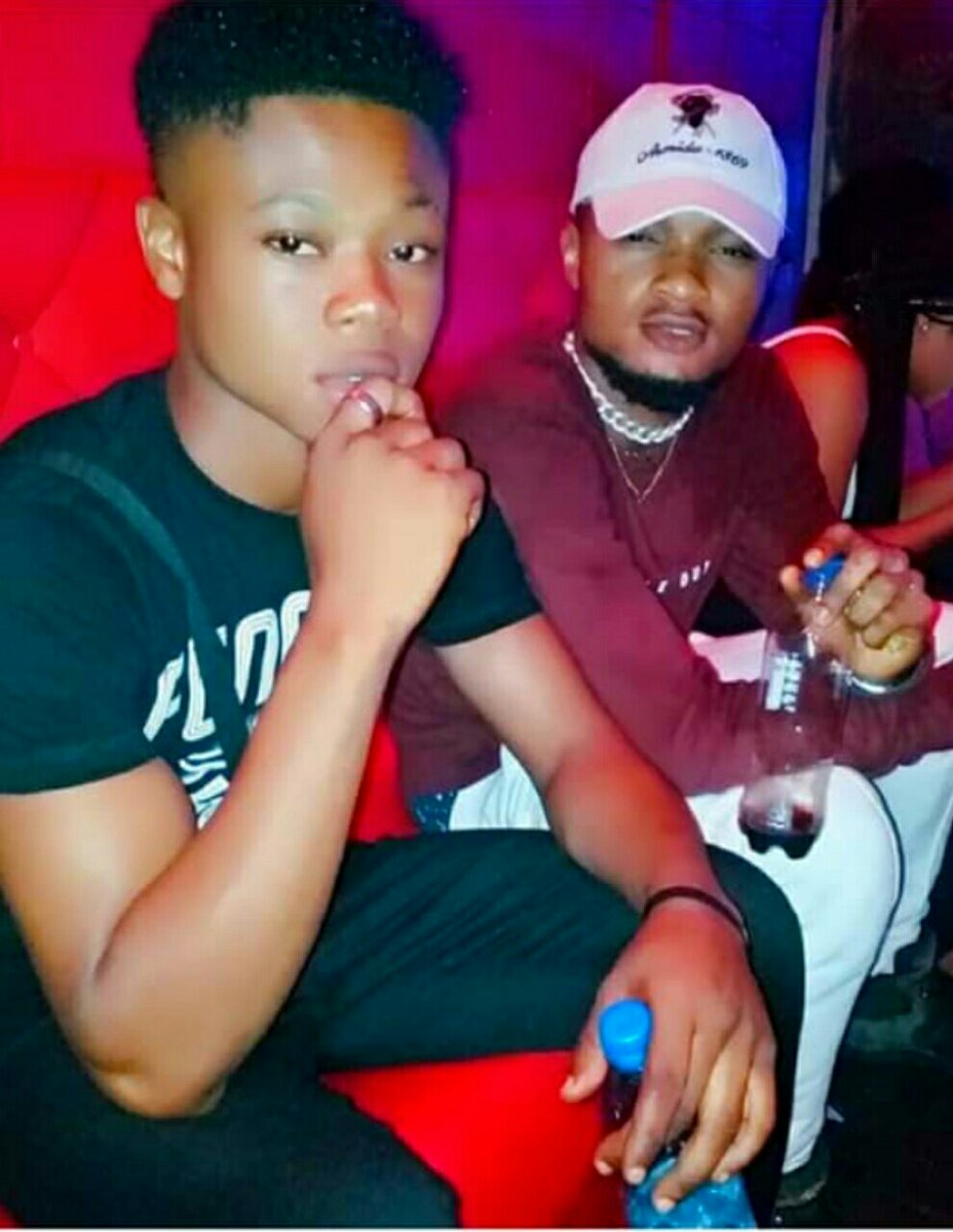 yngfame1's tweet photo. This should be my greatest time for now as this Big fan came to me for just a picture...
#AmGettingThere
#iamSixOsix
https://t.co/2TOkjyvYI2
Go follow @official_yngfame on IG https://t.co/OZvYDU47qg