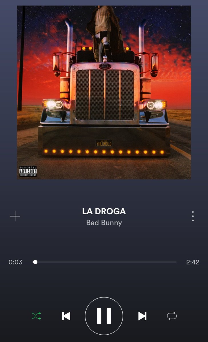 AleePaalomo's tweet photo. primero le hizo un homenaje a Kobe Bryant y ahora le hace otro a Maradona que grande el bad bunny https://t.co/kpaLVwRkkp