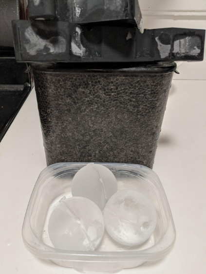 Our ice ball maker is very easy to make ice balls. 
1. boil water and pour into the mold, filling 2/3 of the container. 
2. then place the silicon inside and fill the mold to the top with a slight overfill. 
3.  48 hours later, the ice is ready!

  #ice #Review 
 #DIY  #Giveaways
