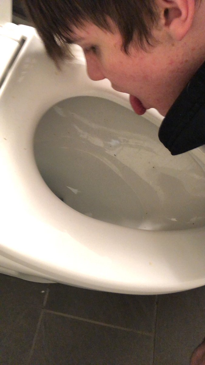 chlogreyx's tweet photo. How disgusting 🤣 
rt this so his girlfriend finds out what a gross little pathetic bitch boy he is https://t.co/66WB9Ap9AH