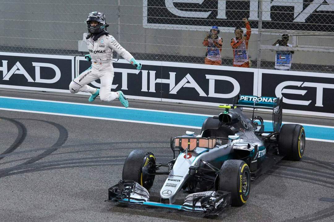 NicosUKFanclub's tweet photo. Always such a lovely day to look back on. Great memories @nico_rosberg #teamrosberg #WDC2016 https://t.co/tlarOTKrXL