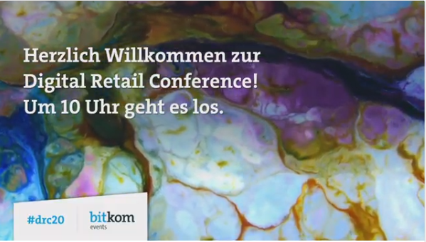 Bitkom's tweet photo. Unter dem Motto "Erfolgsfaktor Kooperationen - Gemeinsam digital handeln" eröffnet Bitkom-Hautgeschäftsführer @brohleder in wenigen Minuten mit der Digital Retail Conference #drc20 den letzten Tag unserer #transformweek20. Dabei sein lohnt sich! 🙌 https://t.co/56K6HbllXE