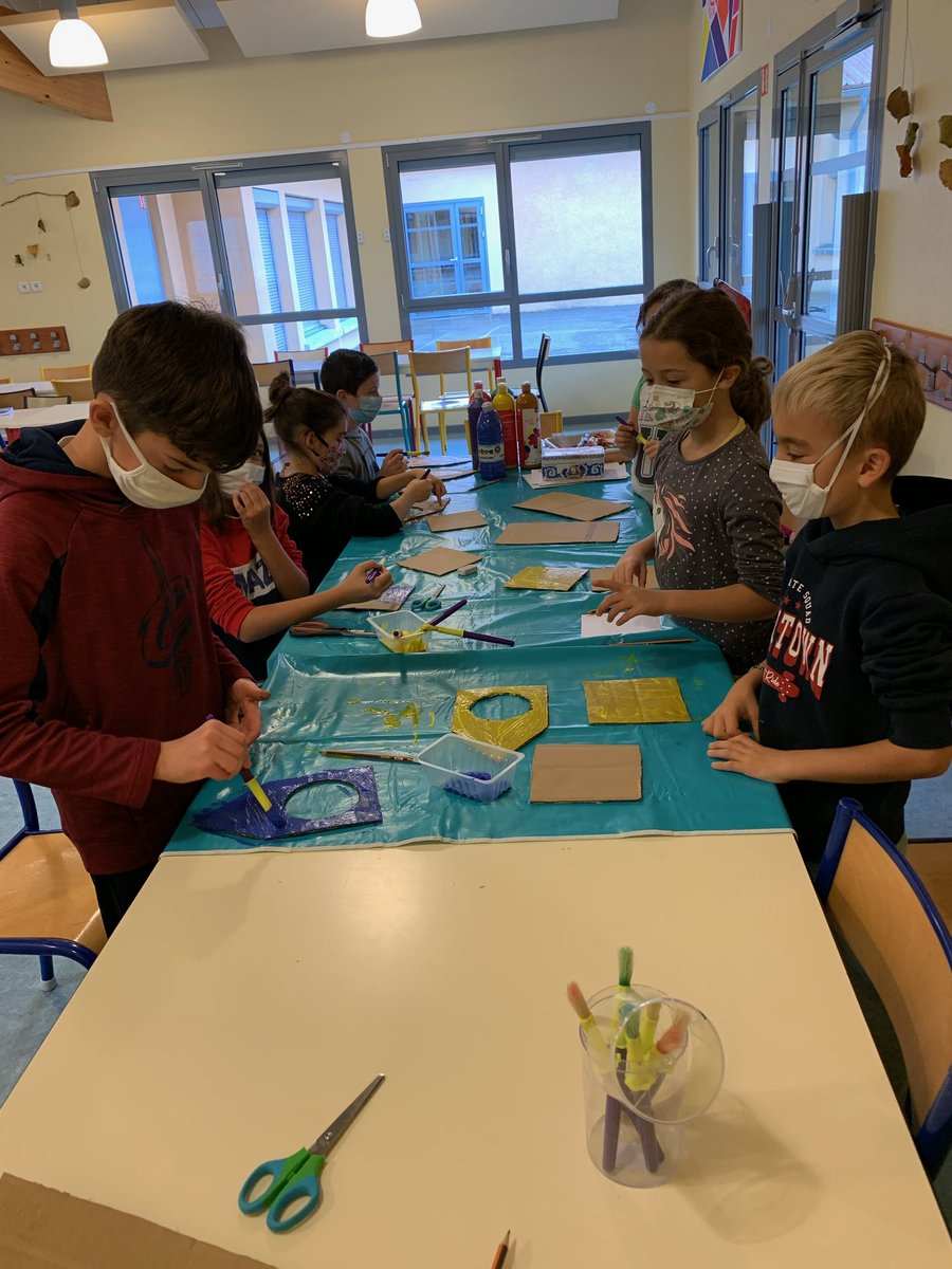 caroline0185's tweet photo. Nids suspendus et petit salon pour rongeurs, c'est la réalisation des enfants du groupe Juniors pour le challenge brico 2020 @LeoLagrange https://t.co/zEt41ri0SR