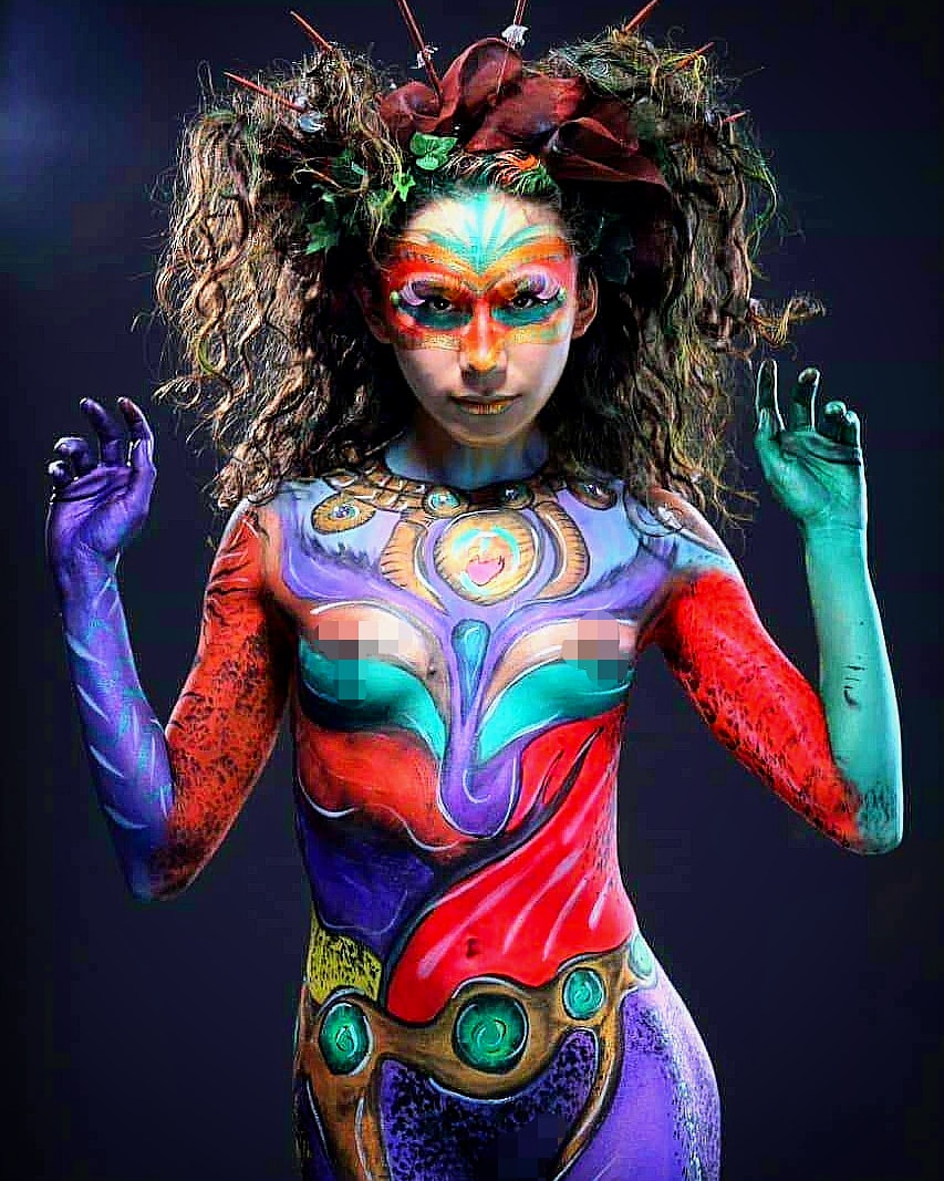 Moncadapainter's tweet photo. Un Paint de principio de año

Lienzo: @nann_colorss
Fotografia: @hiddenshooting 
Bodipainter: David Moncada 
#body #bodypaint #bodypaintg #lienzovivo #model #guerrera #naturaleza #princesa #cultura #culturacdmx #bodypaintmagazine  #urbanacdmx #maqueupartist
@CulturaAO @HjMontero https://t.co/221np4Klgo
