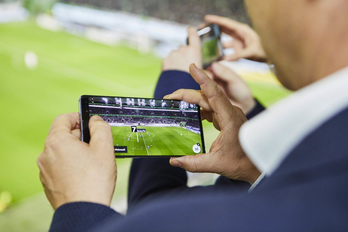 FanRanucci's tweet photo. Cada vez hay más canales tecnológicos para que los fans sigan y disfruten el deporte. Una experiencia positiva con la mezcla de tecnología y deporte hace que quieran repetir y consumir más, tanto dentro como fuera del estadio
#FanExperience #TechInSports
https://t.co/UIflvKPDXE https://t.co/RmHhm0Dobz