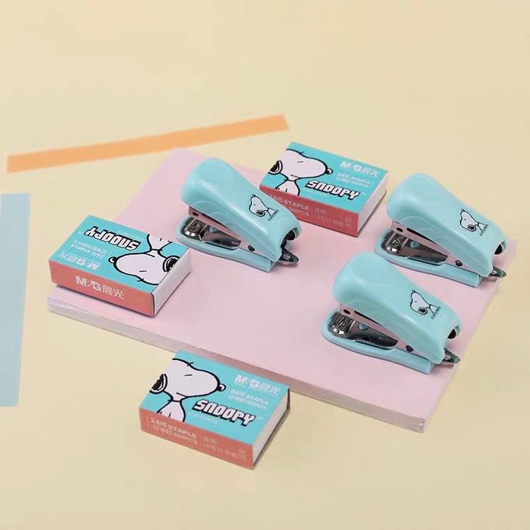 Pinkypeach_99's tweet photo. 🍑Pre-order #พิ้งกี้พีชจะพรี

แม็กเย็บกระดาษ ล��ย SNOOPY 
มี 2 สี ชมพู,ฟ้า
🍑แถมไส้แม็ก 1 กล่อง

- ชิ้นละ 79 บาท

📮ค่าส่ง ลทบ20\Ems 40(ชิ้นต่อไป+5บาท)
สอบถาม - สั่งซื้อ DMเลยค่ะ

#ตลาดนัดบังทัน #ตลาดกัซ #ตลาดนัดcix #ตลาดนัดNCT #ตลาดนัดblackpink #ตลาดนัดป๋อจ้าน #เครื่องเขียนน่ารัก https://t.co/aBZu1FX6q8