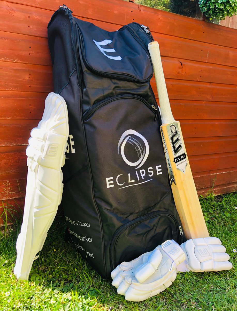 Eclipse_Cricket's tweet photo. ⬛️⬛️⬛️ BLACK FRIDAY ⬜️⬜️⬜️

Our Black Friday offers 40% off all stock we have left this weekend, finishes 10pm on Sunday! 

☑️ Solar Edition Bat, 2.6 - £126
☑️ Solar Edition Gloves, RH &amp; LH - £30
☑️ Solar Edition Pads, RH &amp; LH WHITE - £33
☑️ Solar Edition Pads RH BLACK - £33

⚫️ https://t.co/jt0zWhv9I8