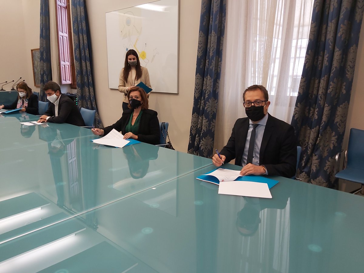 La #UMH y @dipuAlicante colaboran en materia de #educación y empleo, a través de programas de cooperación educativa 📚👩🎓💼
➡ https://t.co/y28OESNw3o https://t.co/saBKeKXM8Y