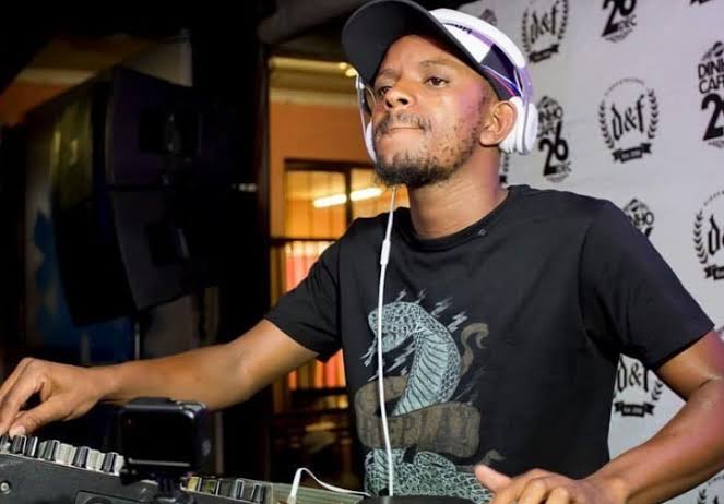 KASIVIBZ's tweet photo. @KabzaDeSmall_SA @KabzaDeSmall_ Wishing the Amapiano KING, i outi yase kasi lami, the Gomora's Finest, Kabza de Small (Kabelo Motha), a Happy Birthday. https://t.co/rpYSaIbV4J