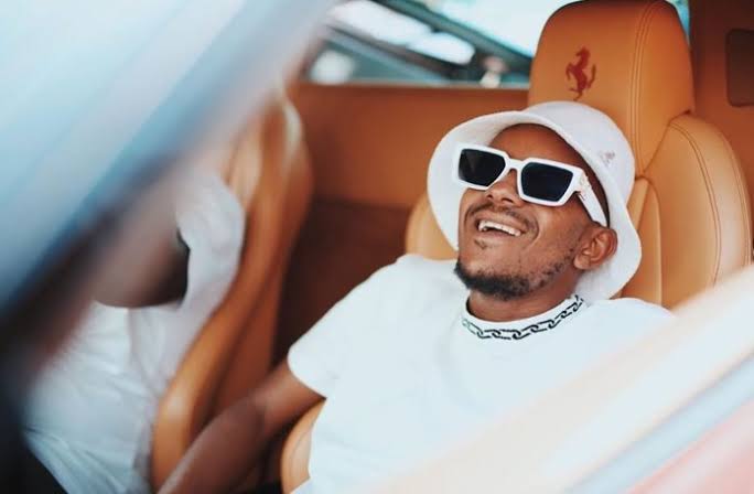 KASIVIBZ's tweet photo. @KabzaDeSmall_SA @KabzaDeSmall_ Wishing the Amapiano KING, i outi yase kasi lami, the Gomora's Finest, Kabza de Small (Kabelo Motha), a Happy Birthday. https://t.co/rpYSaIbV4J
