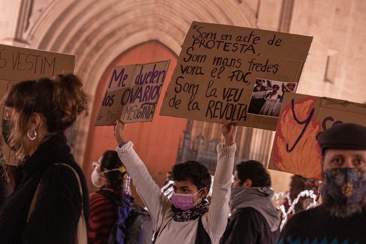 SubversivesCS's tweet photo. Dimecres vam eixir al carrer per totes elles, per les que ja no estan, per les que seguim patint violència masclista i ens segueixen explotant.

📷 instagram: @andreuest https://t.co/z37IFlTQbu