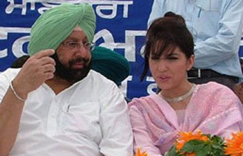 I hv bn saying this— Capt Amrinder can NOT be trusted. He has a P@kistani ARM CANDY roaming with him all the time. How can we trust him? She’s a P@k journo, who ws gifted house worth Rs 10crore by him. Let us not 4get he represents a party which k!lled 8000 sikhs across India.  https://twitter.com/vinayak_jain/status/1332223237292400640
